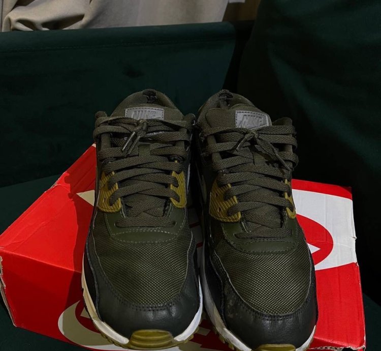 Vintage Nike Air Max 90 Essential Sneakers 537384-307