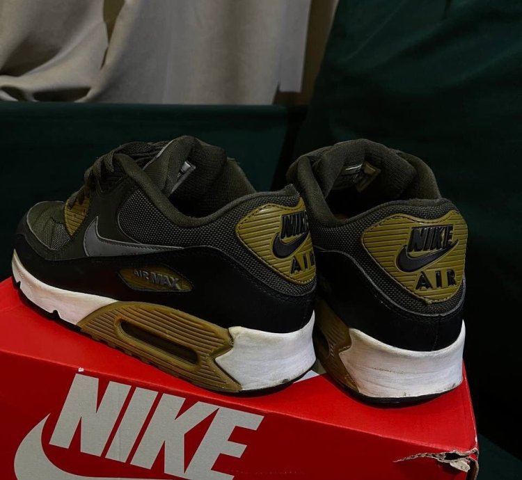 Vintage Nike Air Max 90 Essential Sneakers 537384-307