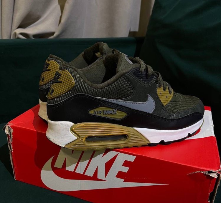 Vintage Nike Air Max 90 Essential Sneakers 537384-307