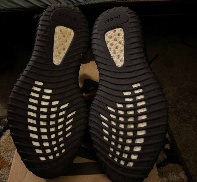 Adidas Yeezy Boost 350 Bred