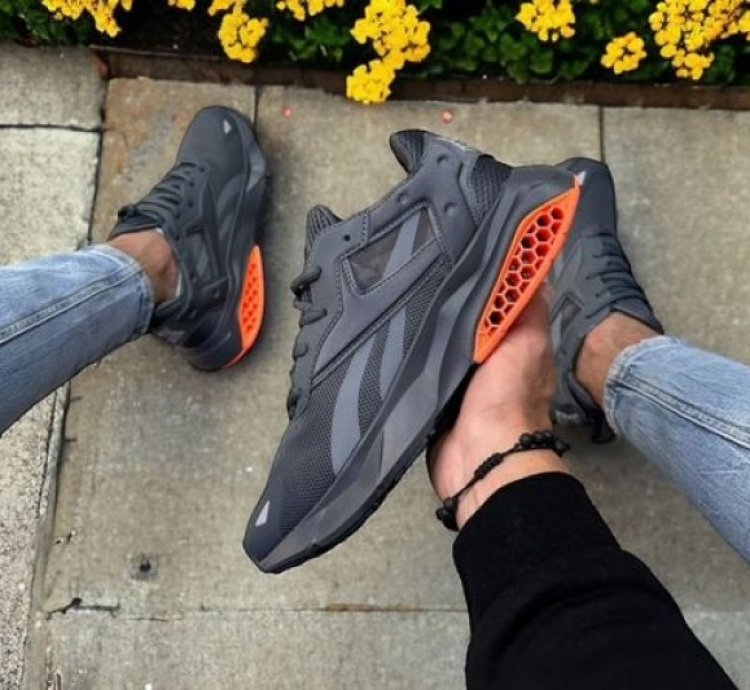 Reebook Hexalite Legacy Black Orange Sneakers