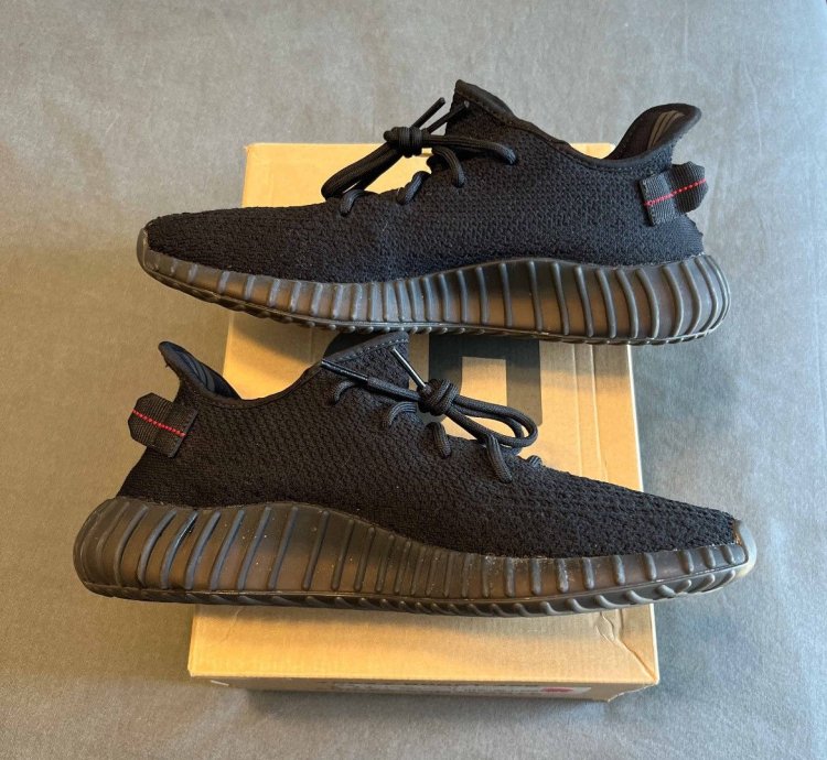 Adidas Yeezy Boost 350 V2 Bred Size 11 Cp9652
