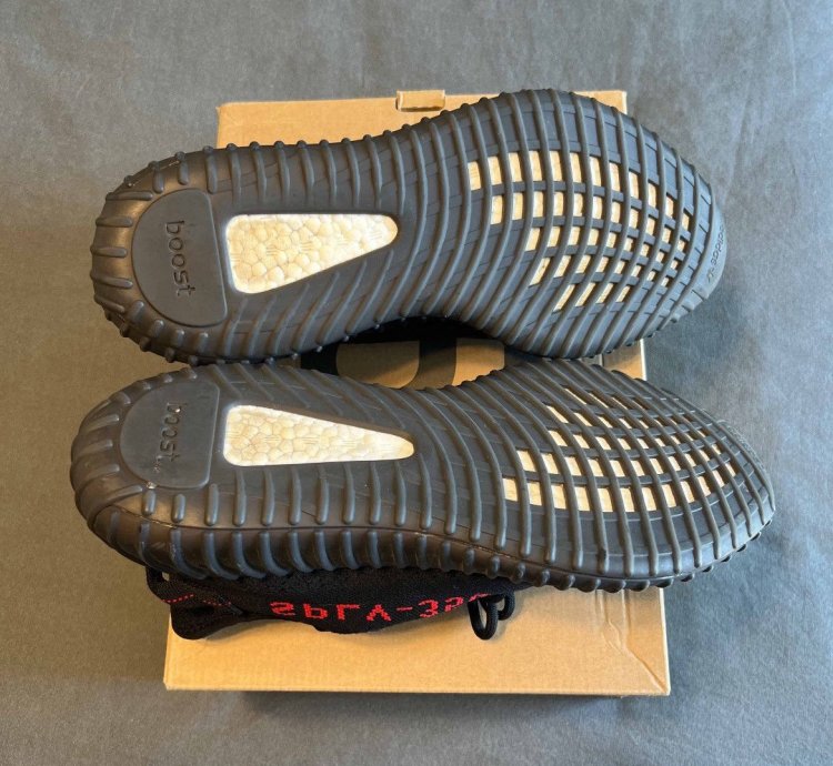 Adidas Yeezy Boost 350 V2 Bred Size 11 Cp9652
