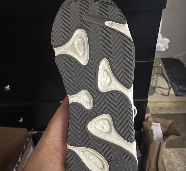 Adidas Yeezy Boost 700 Wave Runner Size 13 5
