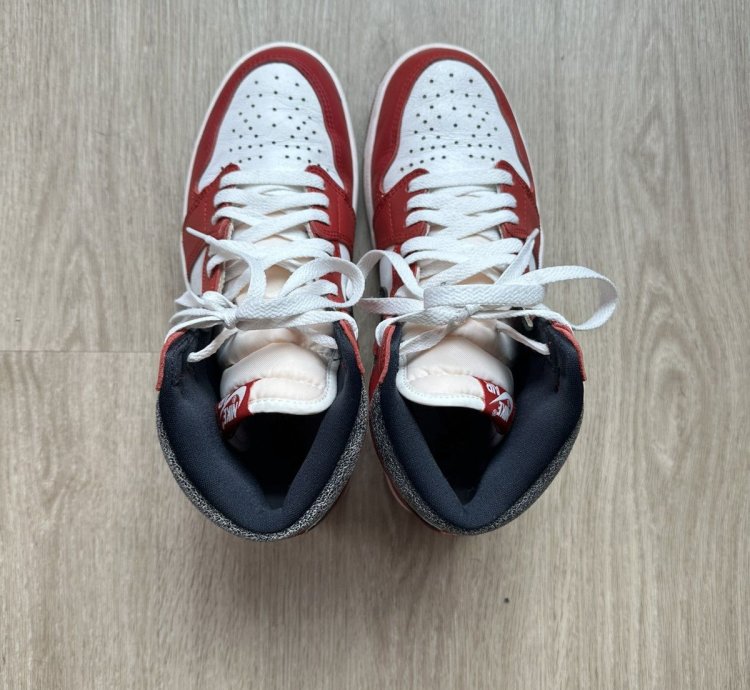 Air Jordan 1 Chicago Lost Found