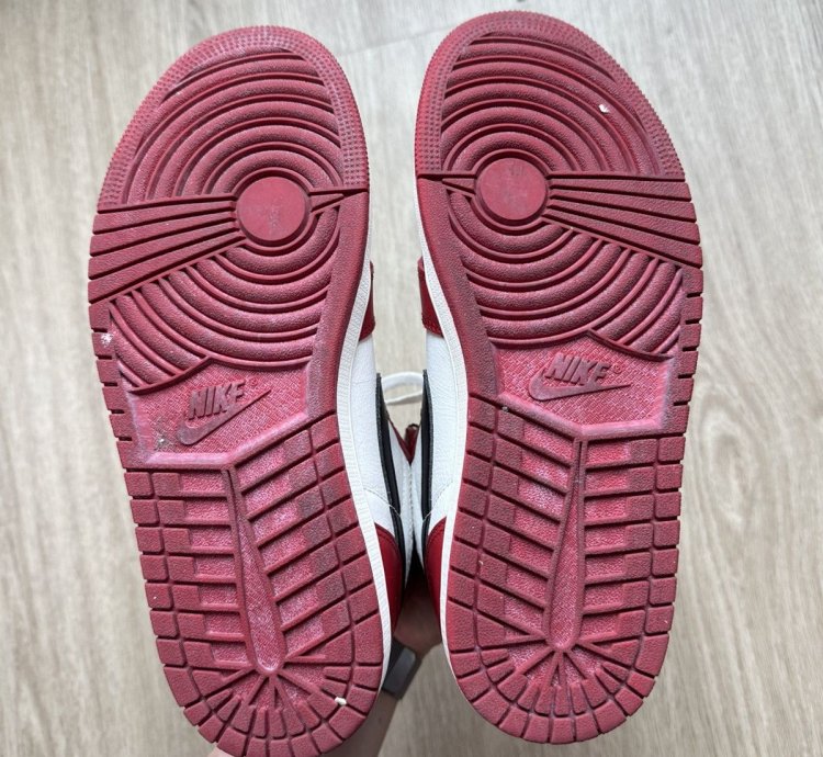 Air Jordan 1 Chicago Lost Found