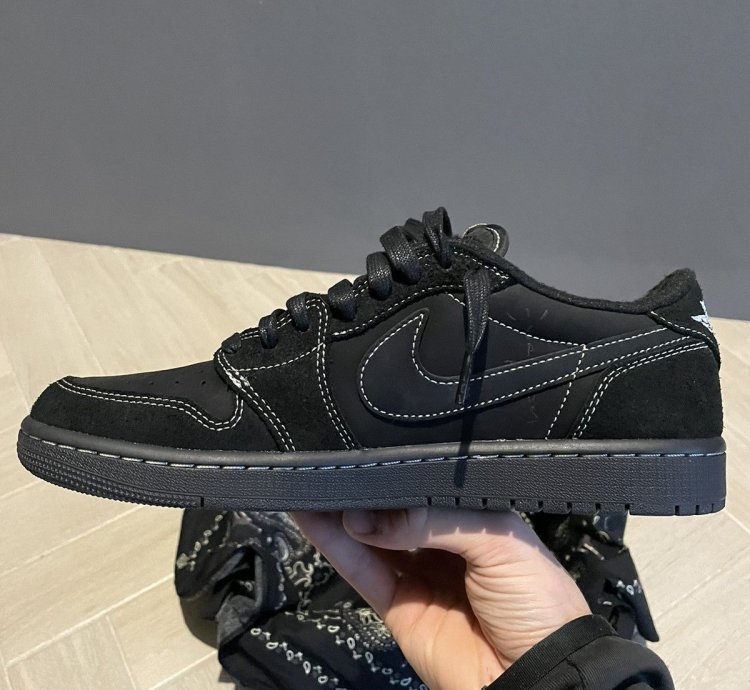 Air Jordan 1 Low Black Phantom