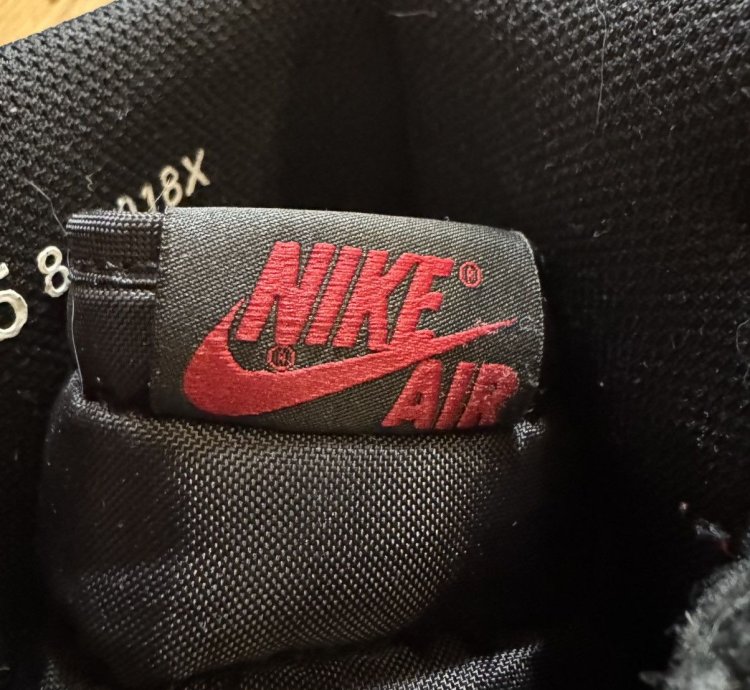 Air Jordan 1 Retro High Og Banned Bred 2016