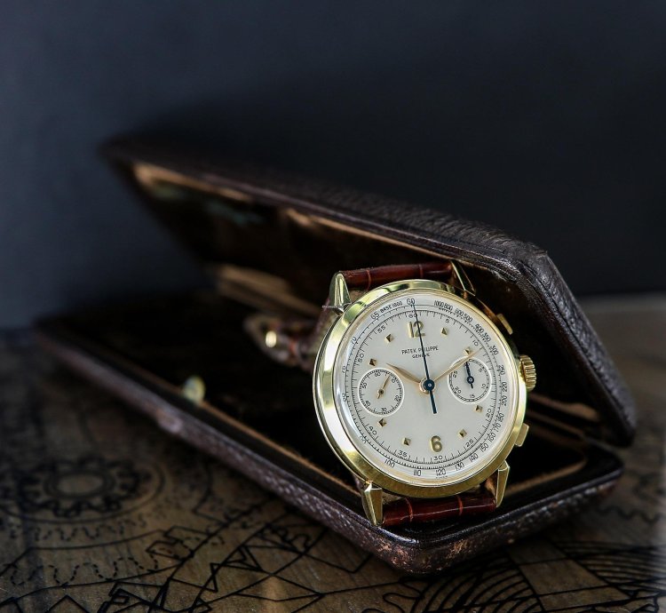 Patek Philippe Chronograph Vintage Chronograph 18kt Yellow Gold Spider Lugs Ref 1579 From Year 1953