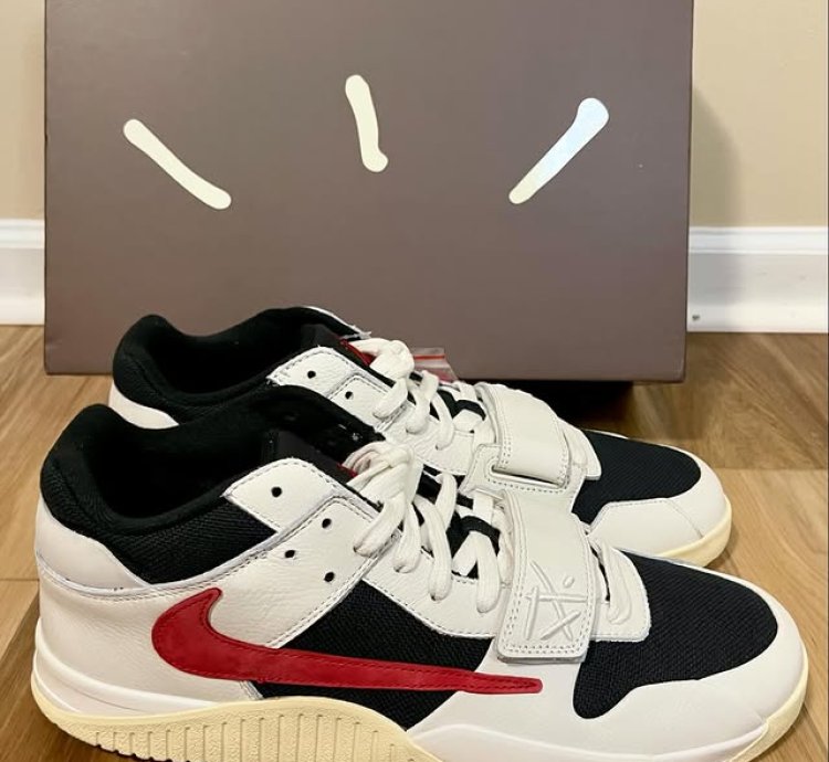 Travis Scott X Jordan Jumpman Jack university Red