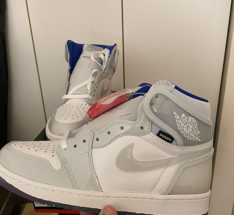 Air Jordan 1 Retro High Zoom White Racer Blue Sz 9