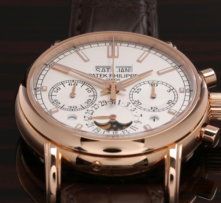 Patek Philippe Complications 18k Rose Gold 5204r-001 - Ats-w008234