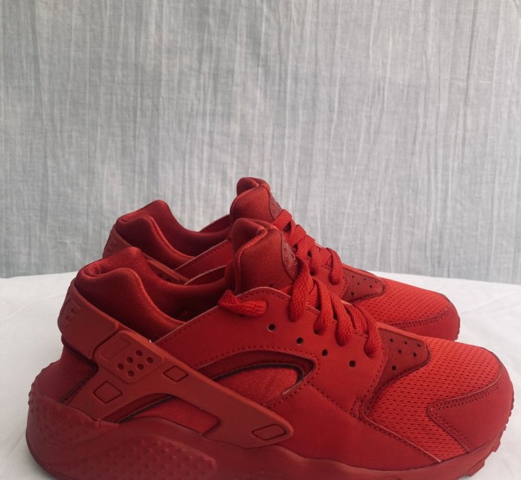 Vintage Nike Air Triple Red Huarache