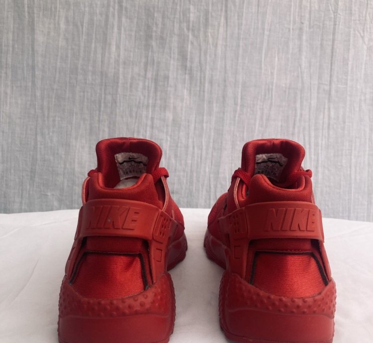 Vintage Nike Air Triple Red Huarache