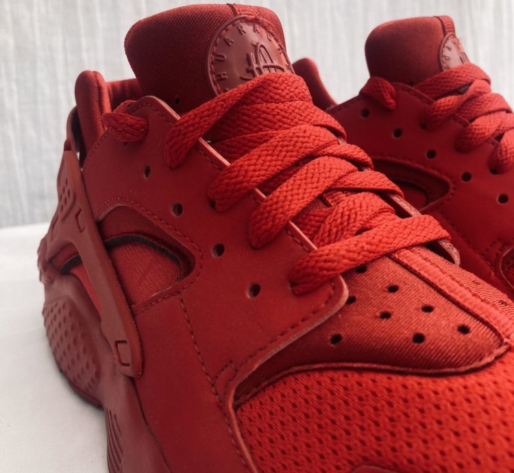 Vintage Nike Air Triple Red Huarache