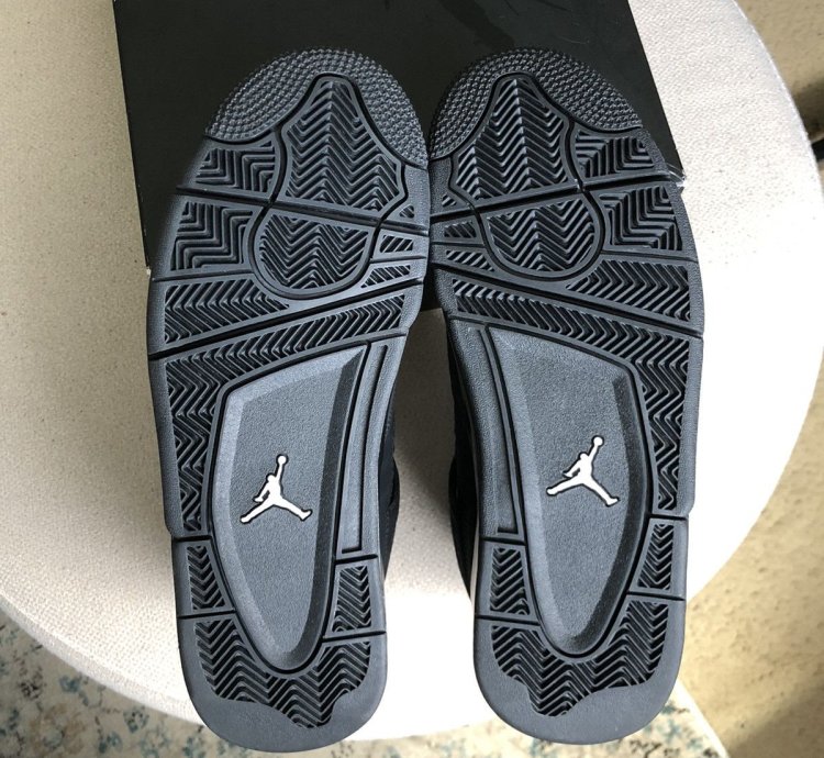 Jordan 4 Black Cat