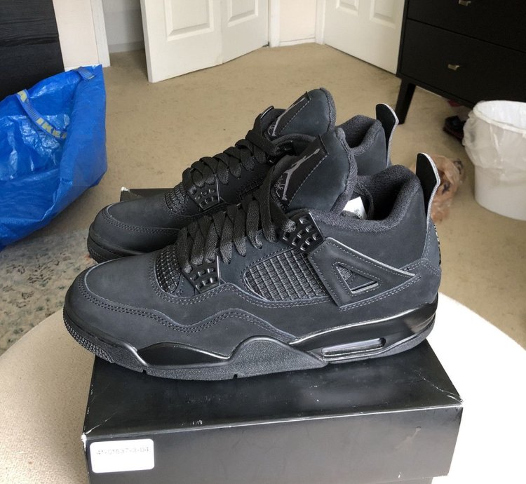 Jordan 4 Black Cat
