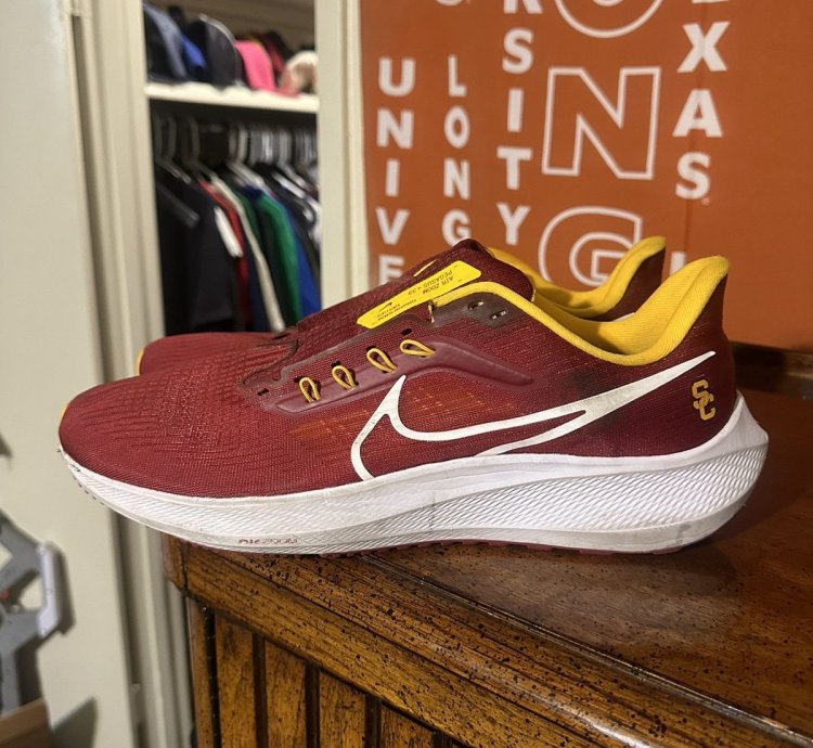 Vintage Nike Air Zoom Pegasus 39 Usc 2022 Size 13