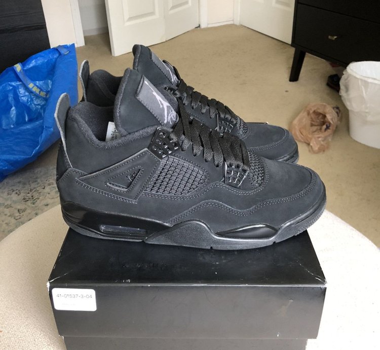 Jordan 4 Black Cat