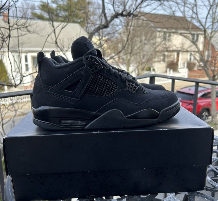 Jordan 4 Black Cat Retro