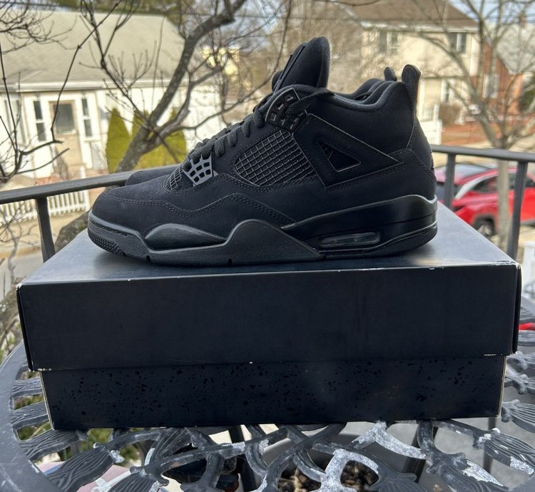Jordan 4 Black Cat Retro