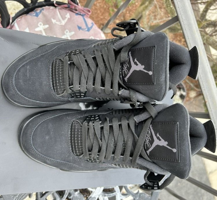Jordan 4 Black Cat Retro