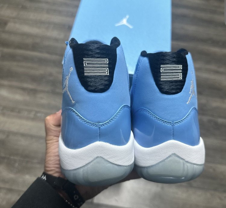 Air Jordan 11 Retro Pantone