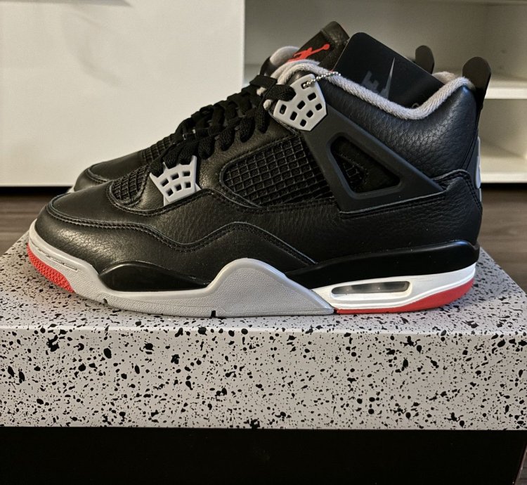 Jordan 4 Bred Reimagined Size 8 5