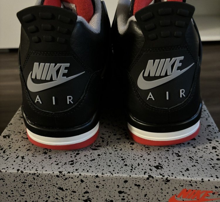 Jordan 4 Bred Reimagined Size 8 5