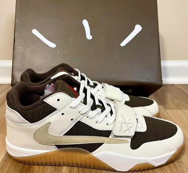Travis Scott X Jordan Jumpman Jack sail