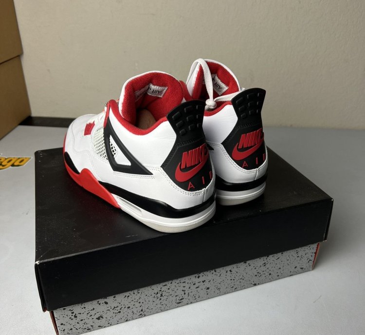 Jordan 4 Fire Red