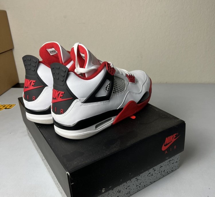 Jordan 4 Fire Red