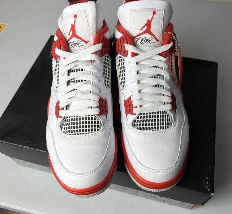 Jordan 4 Fire Red