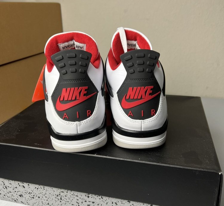 Jordan 4 Fire Red