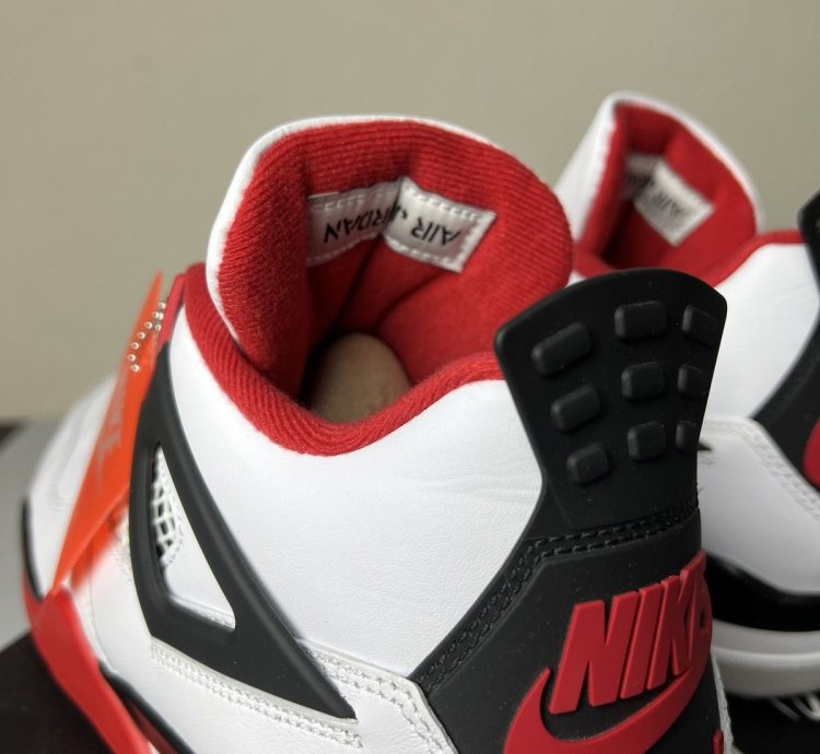 Jordan 4 Fire Red