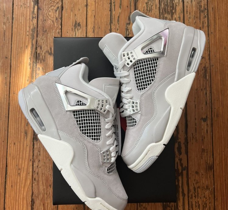 Jordan 4 Frozen Moments Ds