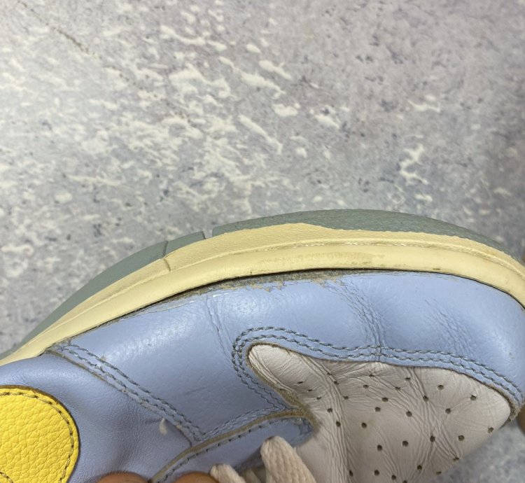 Vintage Nike Dunk Low Ice Blue Maize White 2000