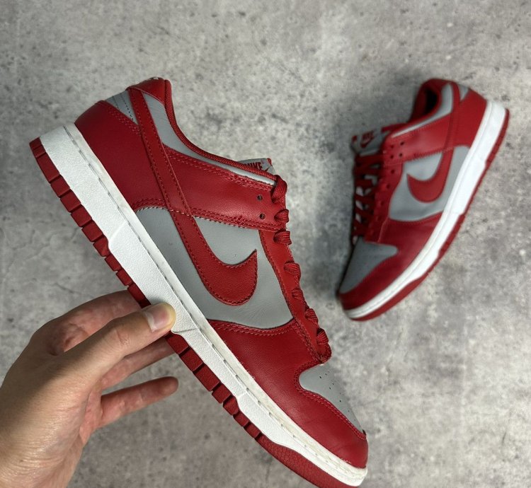 Vintage Nike Dunk Low Retro Medium Grey Varsity Red Unlv