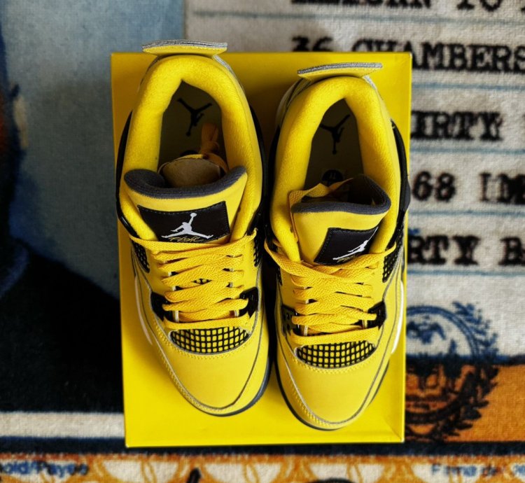 Jordan 4 Lighting