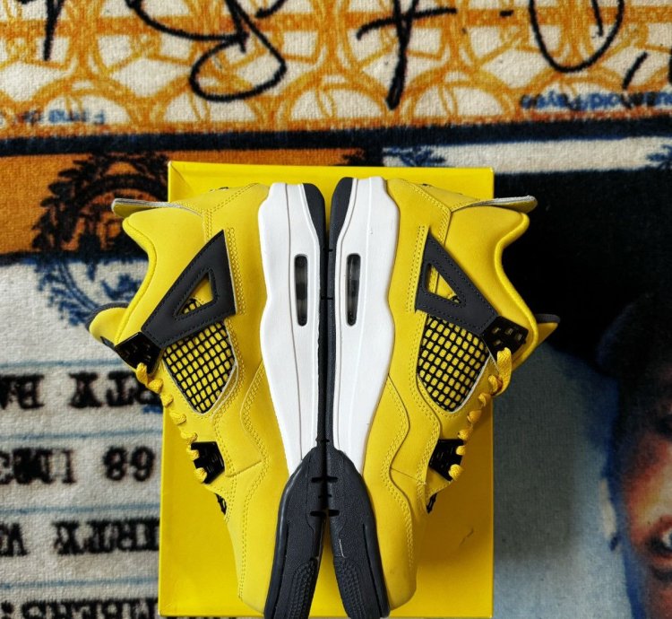 Jordan 4 Lighting