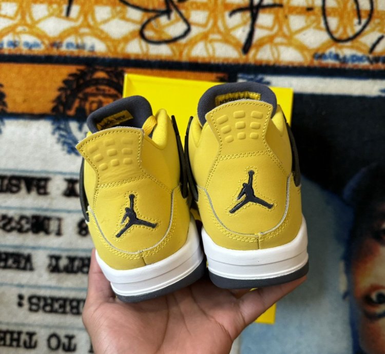 Jordan 4 Lighting