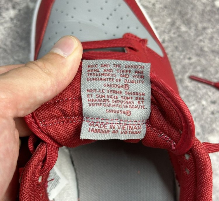 Vintage Nike Dunk Low Retro Medium Grey Varsity Red Unlv