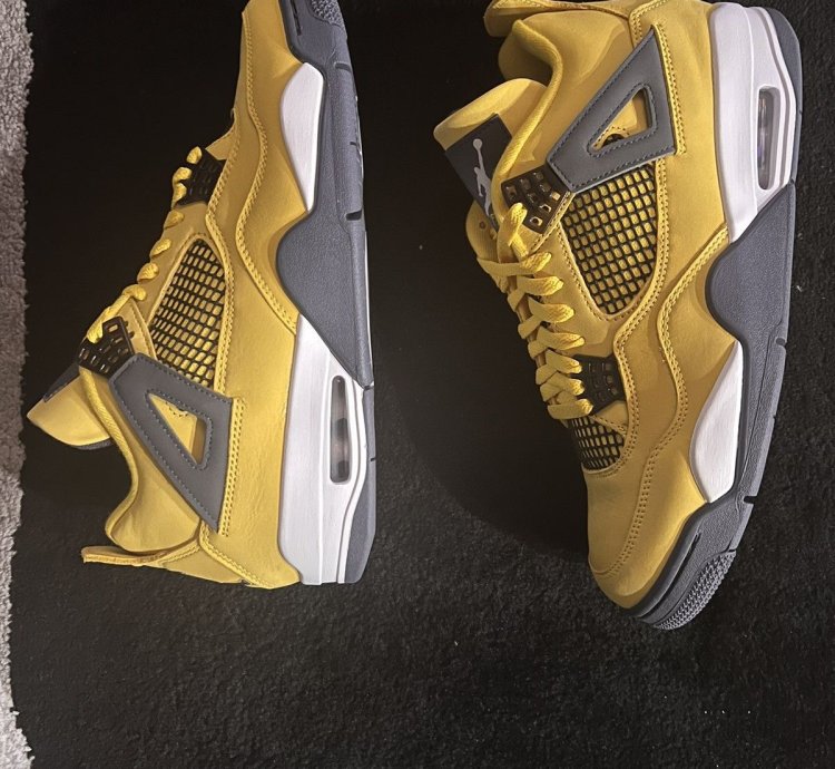 Jordan 4 Lightning