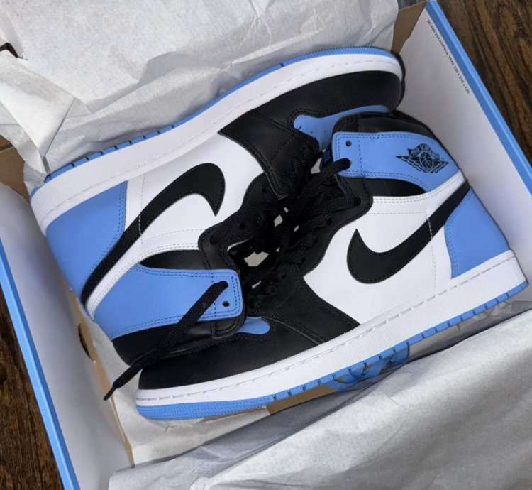 Nike Air Jordan 1 Retro Og High Unc Toe Size 10 5 Dz5485-400