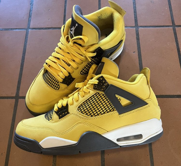 Nike Air Jordan 4 Lightning