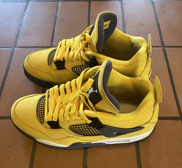 Nike Air Jordan 4 Lightning