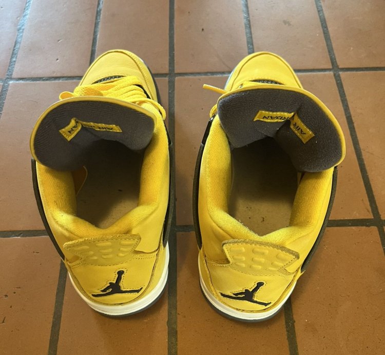 Nike Air Jordan 4 Lightning