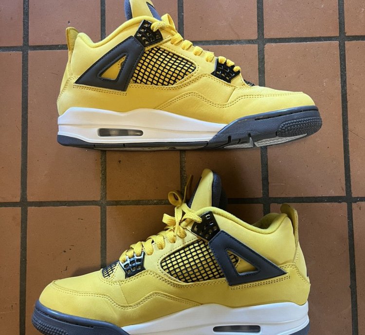 Nike Air Jordan 4 Lightning
