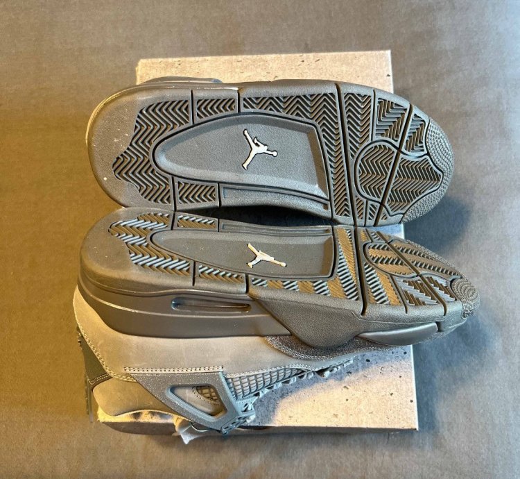 Nike Air Jordan 4 Retro Wet Cement