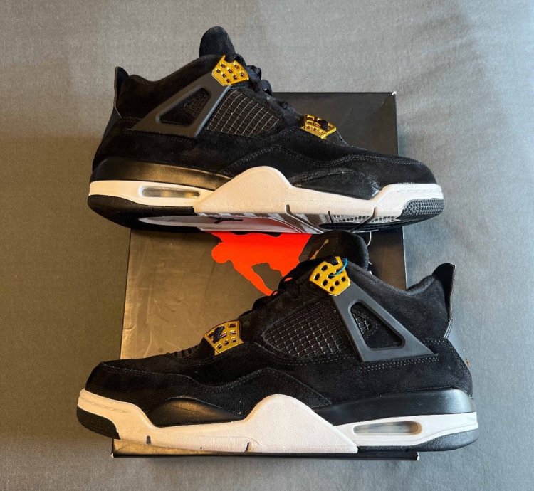 Nike Air Jordan 4 Royalty